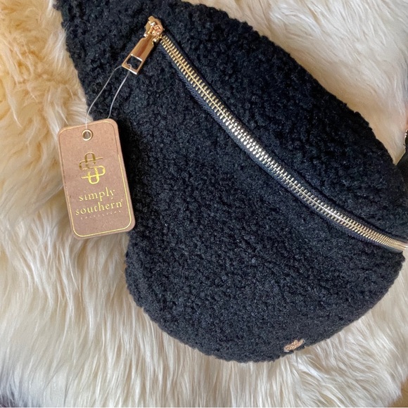 Simply Southern Black Teddy Bear Belt Bag Crossbody or Belt Bag - Picture 2 of 8